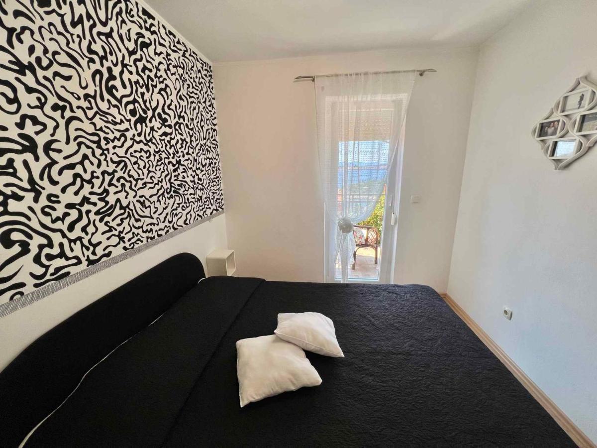Apartments In Dramalj 45034 Экстерьер фото